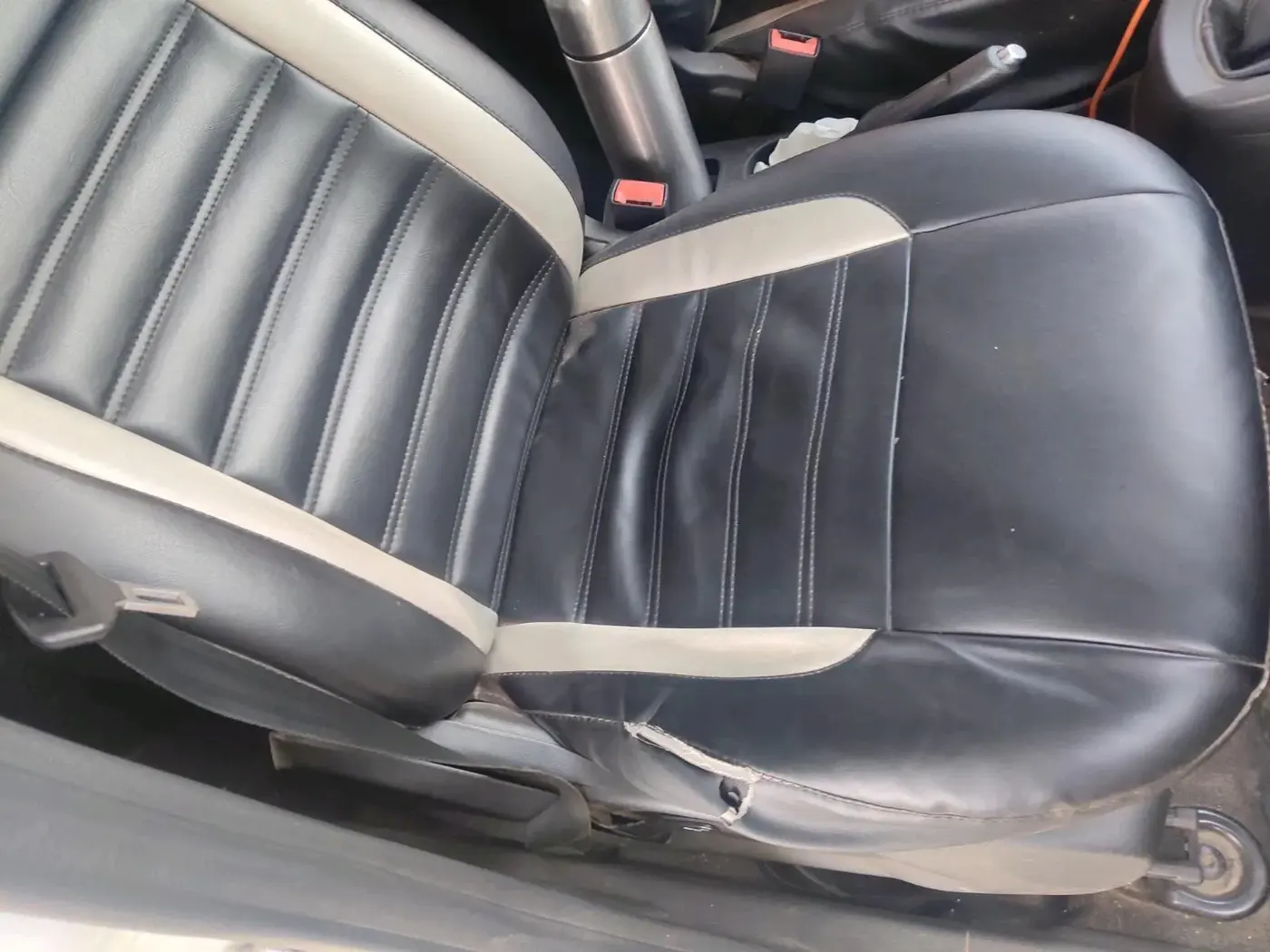 2019 Ford New Figo TITANIUM 1.2 PETROL MT, Petrol, Manual, 79,214 km, interior