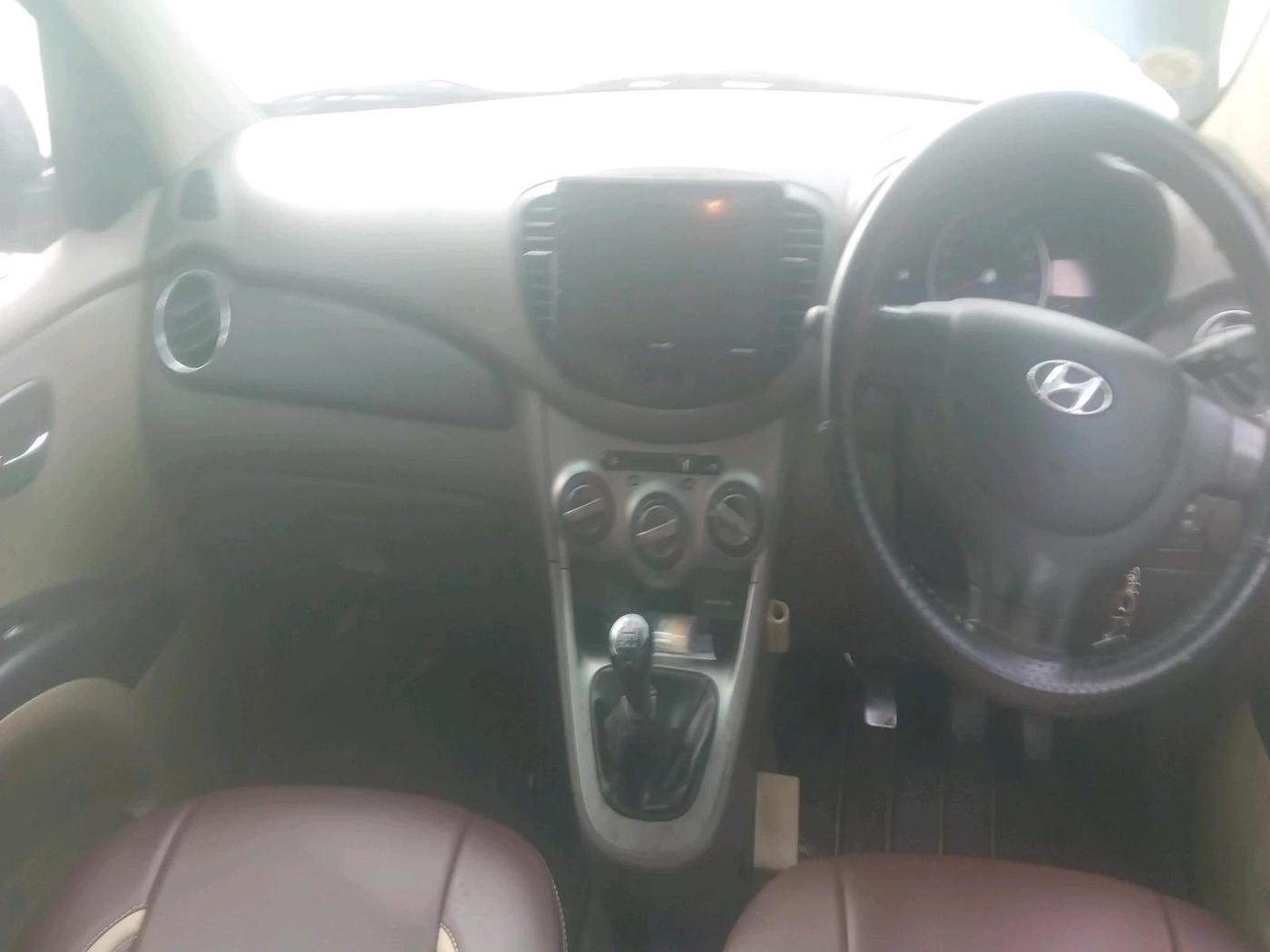 2013 Hyundai i10 MAGNA 1.1, Petrol, Manual, 1,15,856 km, interior