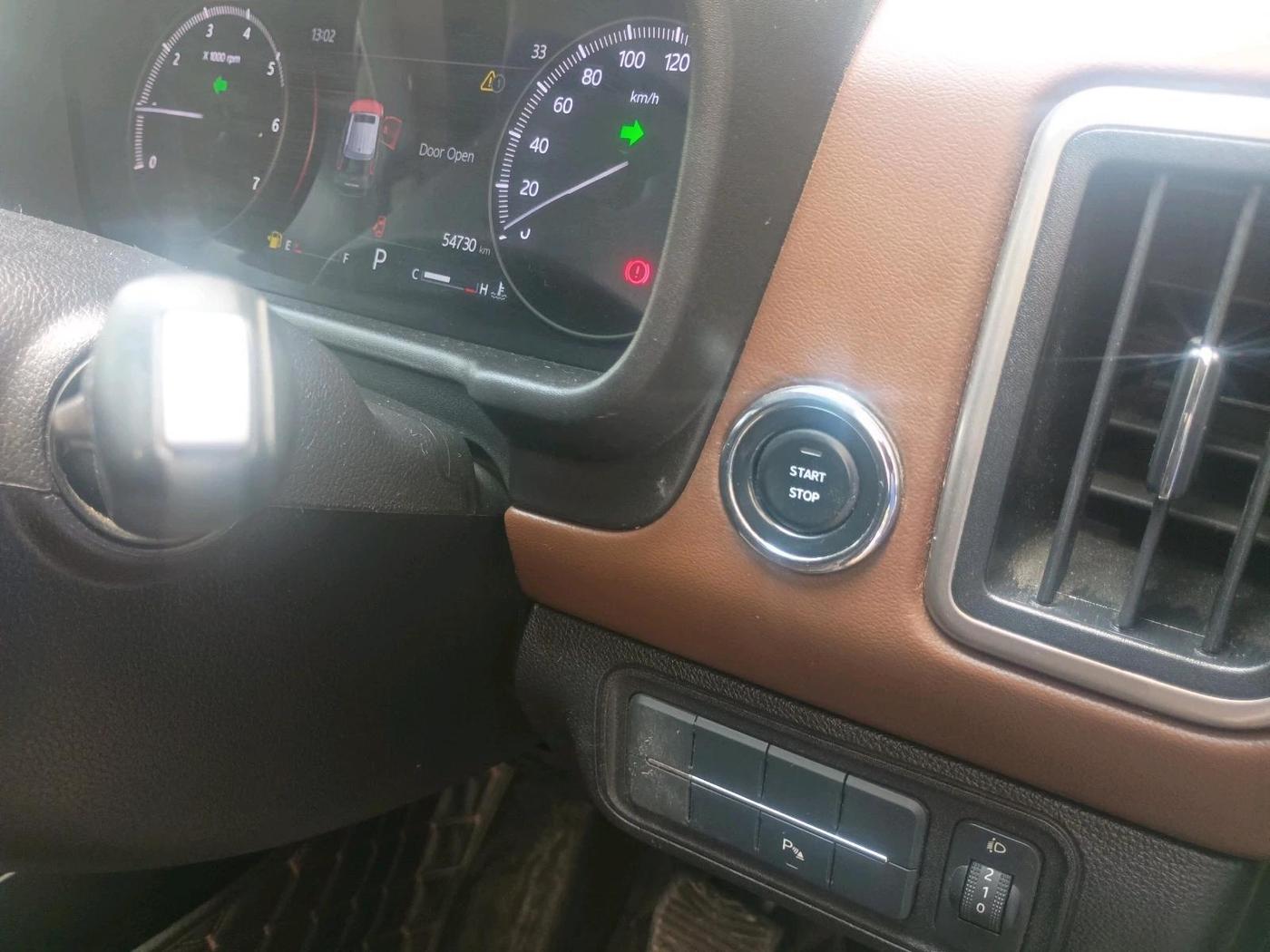 2023 Mahindra SCORPIO-N Z8 L PETROL AT 7 STR, Petrol, Automatic, 54,730 km, interior