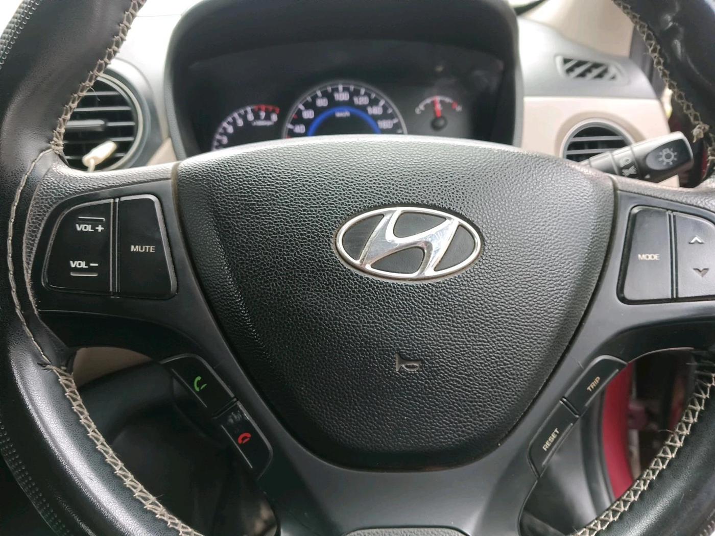2015 Hyundai Grand i10 SPORTZ 1.2 KAPPA VTVT, Petrol, Manual, 77,122 km, interior