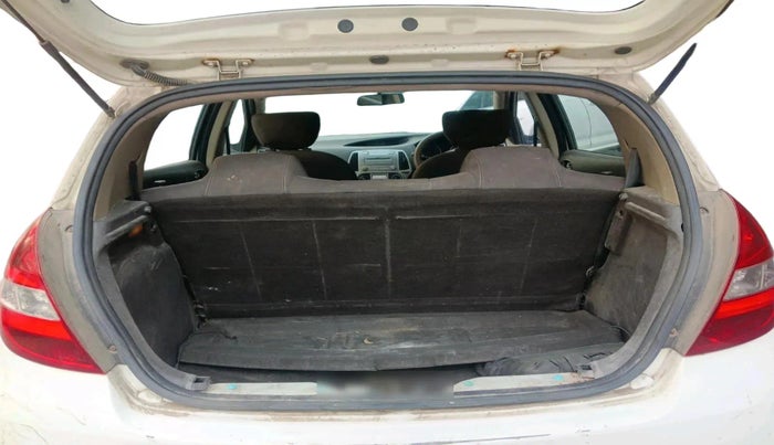 2011 Hyundai i20 MAGNA 1.2, Petrol, Manual, 60,152 km, exterior