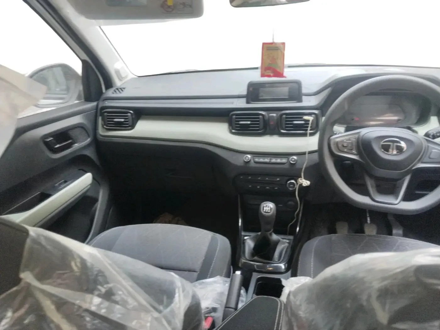 2025 Tata PUNCH ADVENTURE MT, Petrol, Manual, 4,355 km, interior