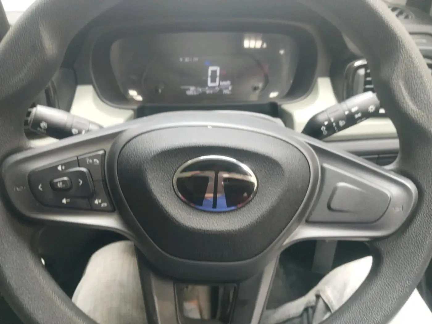 2025 Tata PUNCH ADVENTURE MT, Petrol, Manual, 4,355 km, interior