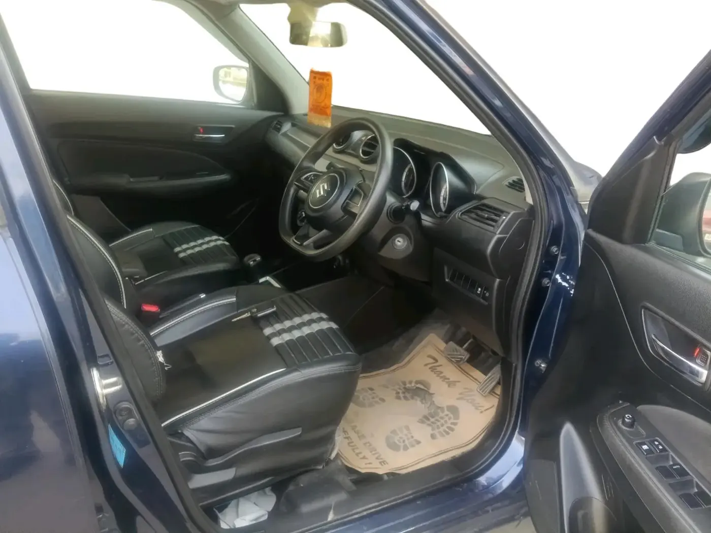 2022 Maruti Swift VXI AMT, Petrol, Automatic, 50,920 km, interior