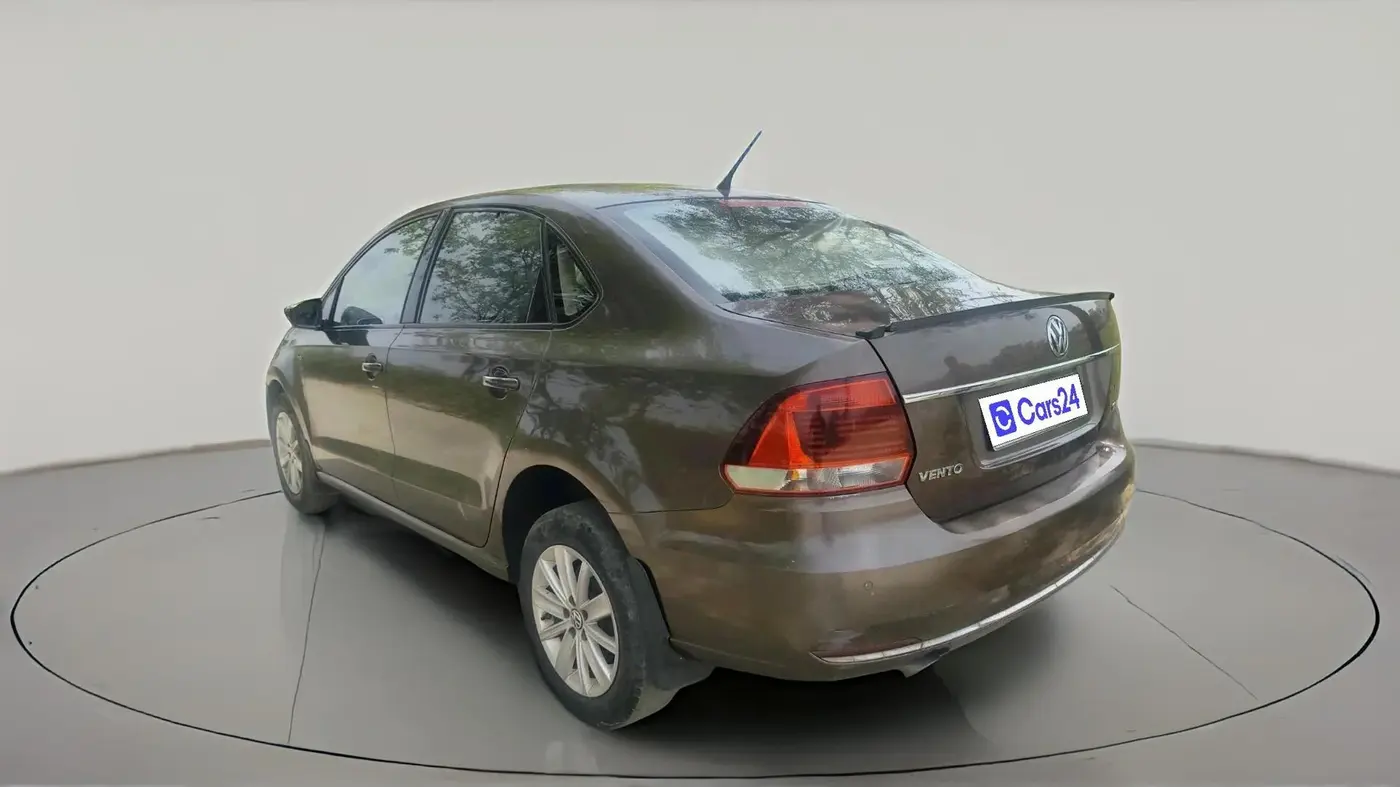2016 Volkswagen Vento HIGHLINE 1.5 AT, Diesel, Automatic, 1,65,243 km, exterior