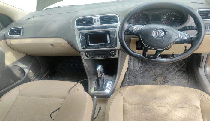 2016 Volkswagen Vento HIGHLINE 1.5 AT, Diesel, Automatic, 1,65,243 km, interior