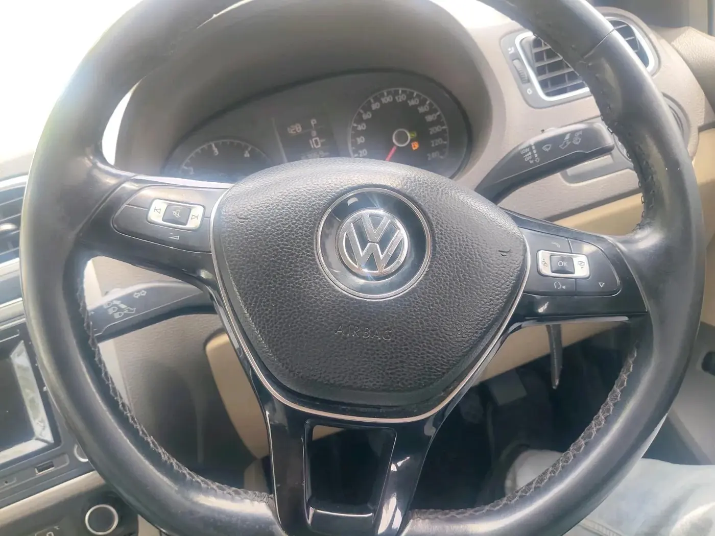 2016 Volkswagen Vento HIGHLINE 1.5 AT, Diesel, Automatic, 1,65,243 km, interior