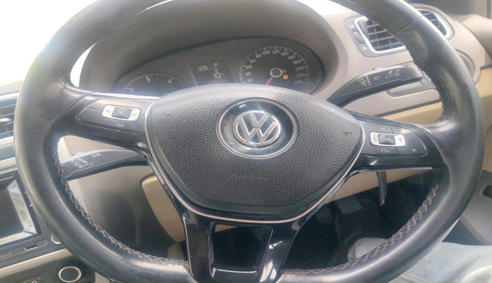 2016 Volkswagen Vento HIGHLINE 1.5 AT, Diesel, Automatic, 1,65,243 km, interior
