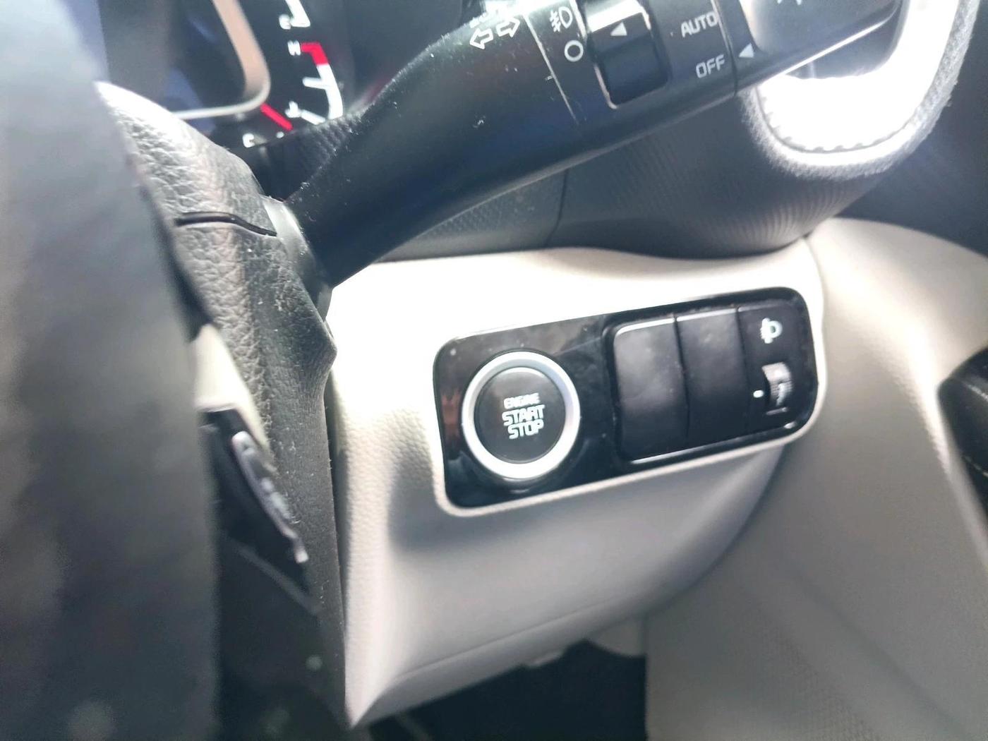 2021 KIA SONET HTX 1.0 IMT, Petrol, Manual, 95,143 km, interior