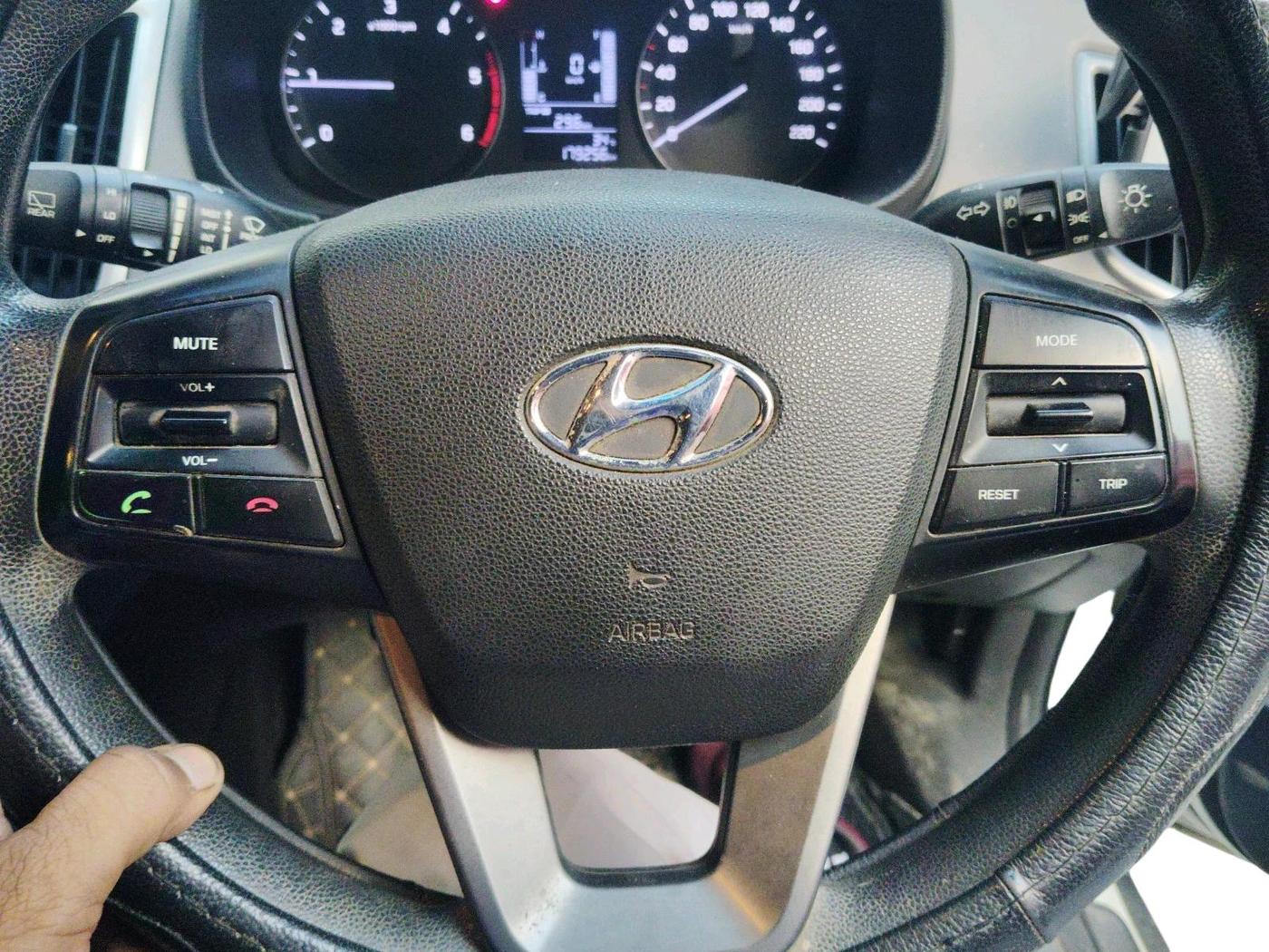 2016 Hyundai Creta SX PLUS 1.6 DIESEL, Diesel, Manual, 1,79,257 km, interior