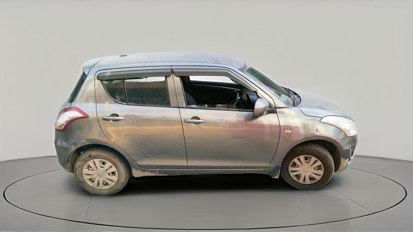 2017 Maruti Swift LXI, CNG, Manual, 1,58,658 km, exterior