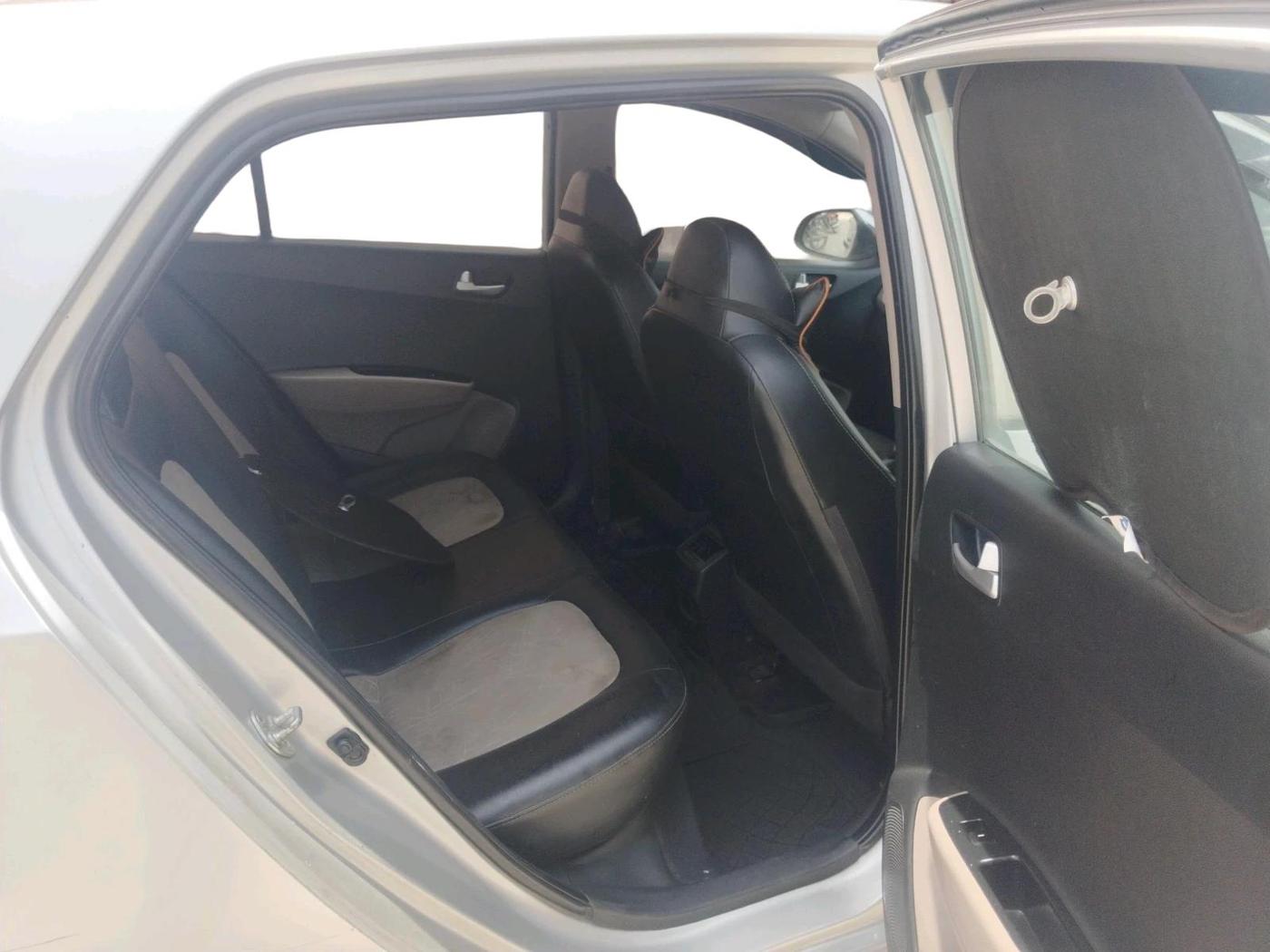 2017 Hyundai Grand i10 SPORTZ 1.2 KAPPA VTVT, CNG, Manual, 77,086 km, interior