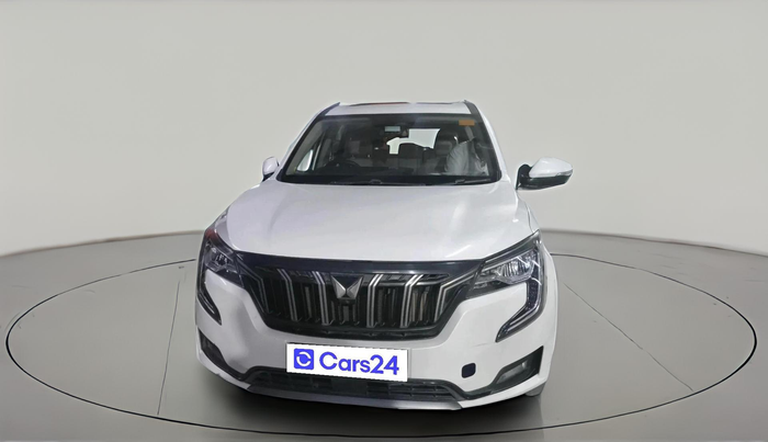 2022 Mahindra XUV700 AX 7 LUXURY D AWD AT 7 STR, Diesel, Automatic, 1,07,823 km, exterior