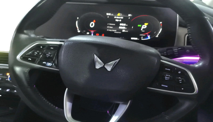 2022 Mahindra XUV700 AX 7 LUXURY D AWD AT 7 STR, Diesel, Automatic, 1,07,823 km, interior
