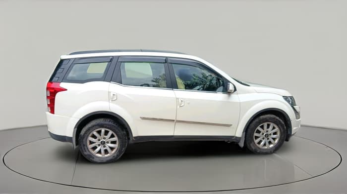 2016 Mahindra XUV500 W10 AT 1.99, Diesel, Automatic, 57,631 km, exterior