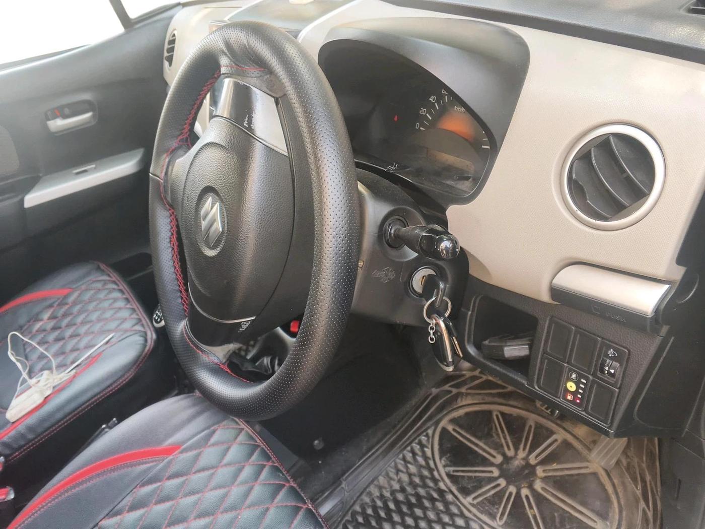 2013 Maruti Wagon R 1.0 LXI CNG, CNG, Manual, 1,59,049 km, interior