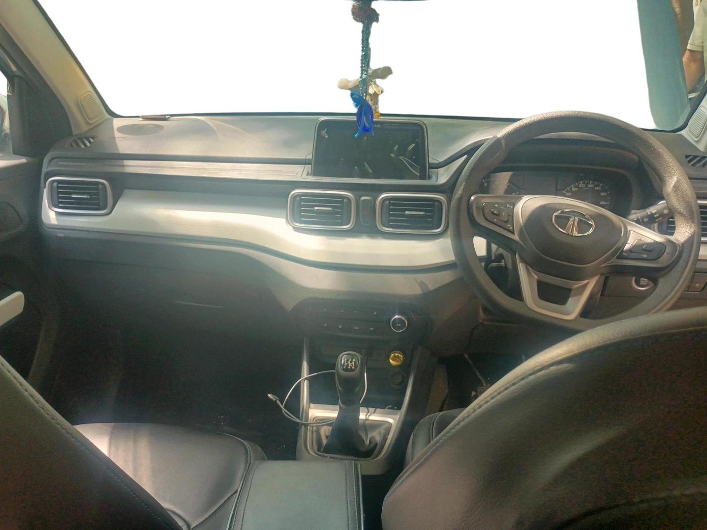2022 Tata PUNCH ACCOMPLISHED MT, Petrol, Manual, 15,462 km, interior