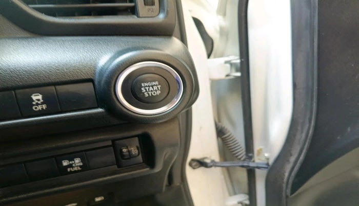 2025 Maruti Swift VXi (O) CNG, CNG, Manual, 22,528 km, interior