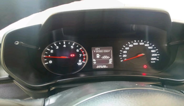 2025 Maruti Swift VXi (O) CNG, CNG, Manual, 22,528 km, interior