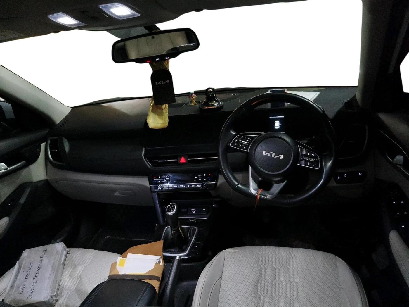 2023 KIA SELTOS  HTX 1.5 PETROL MT, Petrol, Manual, 34,806 km, interior