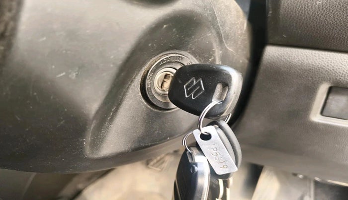 2019 Maruti Swift LXI, CNG, Manual, 60,152 km, interior