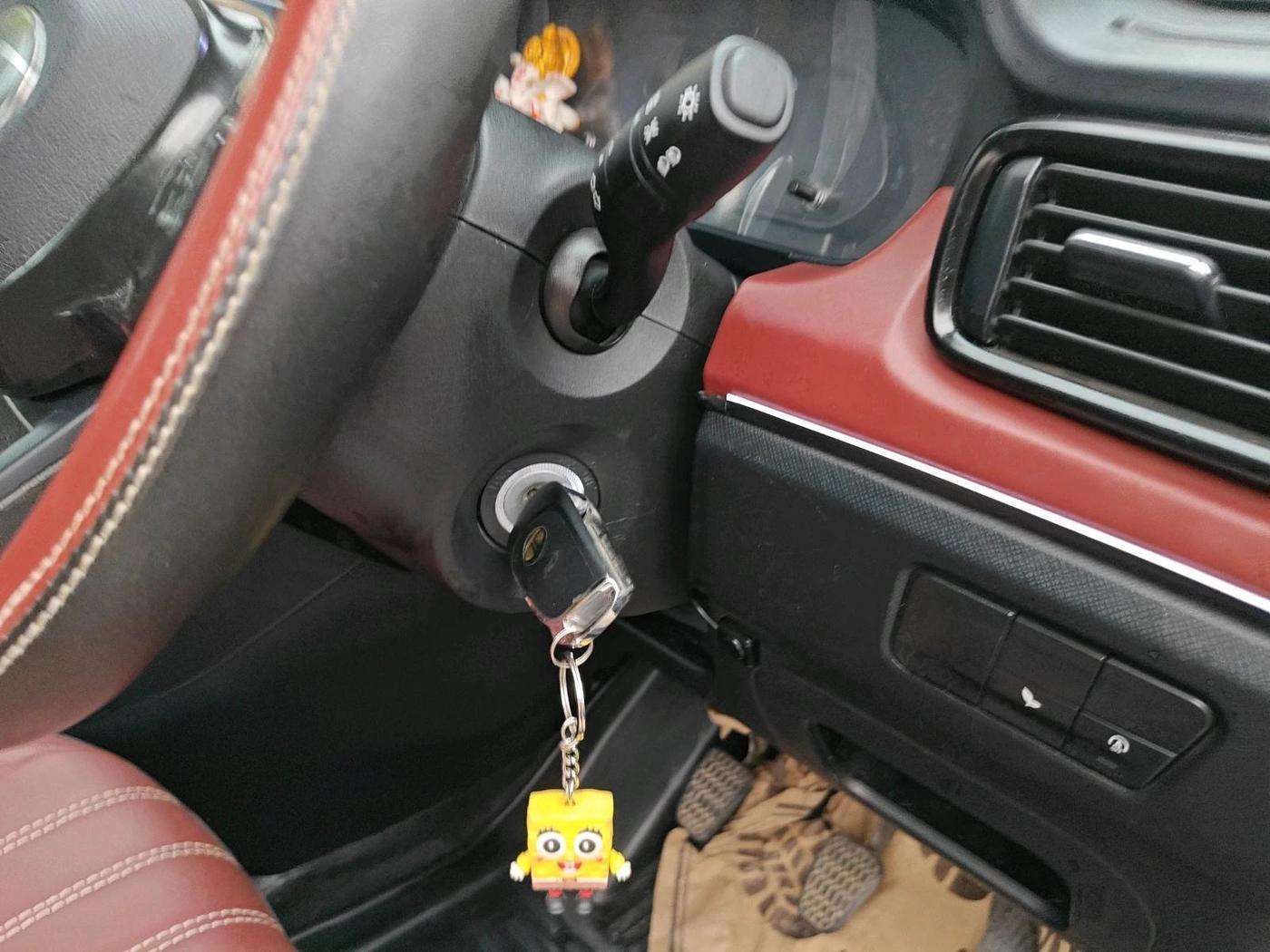 2024 Tata PUNCH PURE MT, Petrol, Manual, 7,209 km, interior