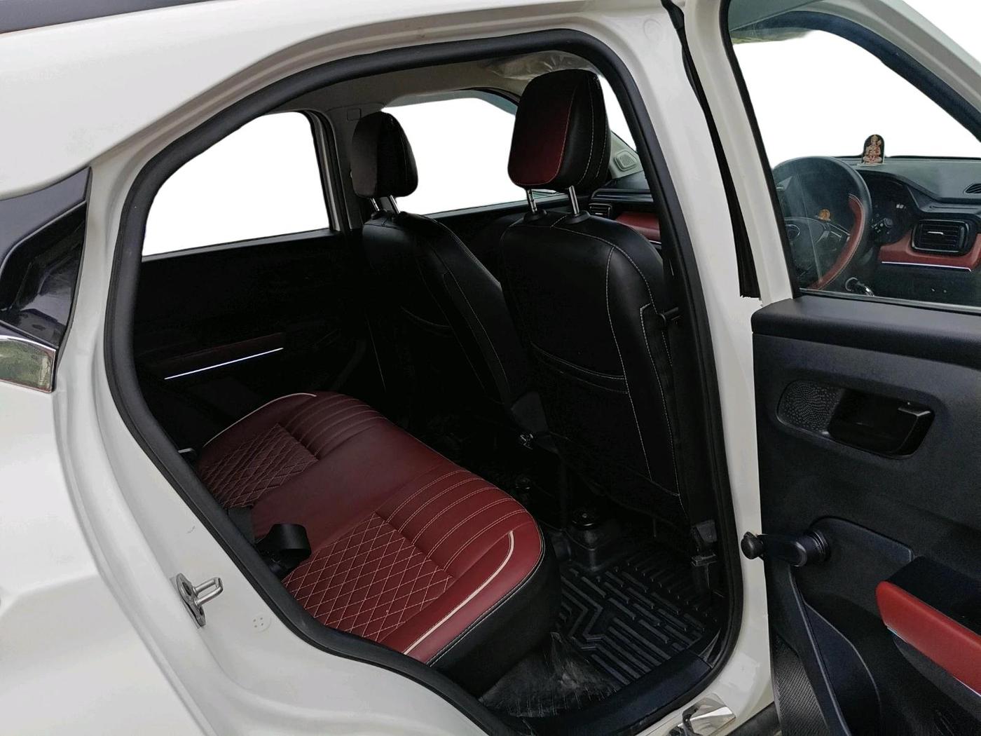 2024 Tata PUNCH PURE MT, Petrol, Manual, 7,209 km, interior