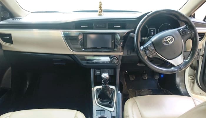 2016 Toyota Corolla Altis G PETROL, Petrol, Manual, 1,10,172 km, interior