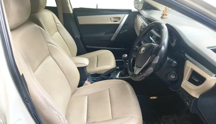 2016 Toyota Corolla Altis G PETROL, Petrol, Manual, 1,10,172 km, interior