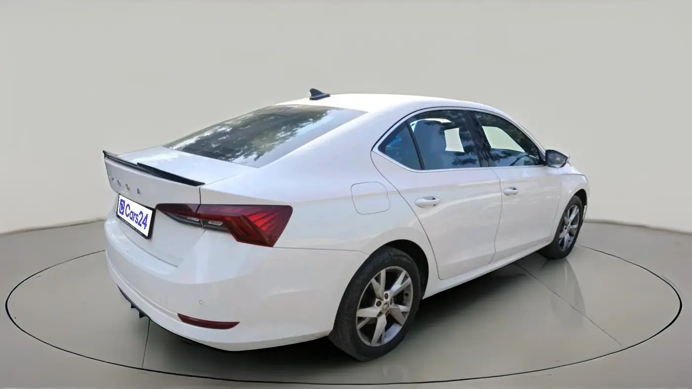 2021 Skoda Octavia STYLE 2.0, Petrol, Automatic, 72,679 km, exterior