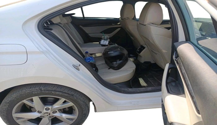 2021 Skoda Octavia STYLE 2.0, Petrol, Automatic, 72,679 km, interior