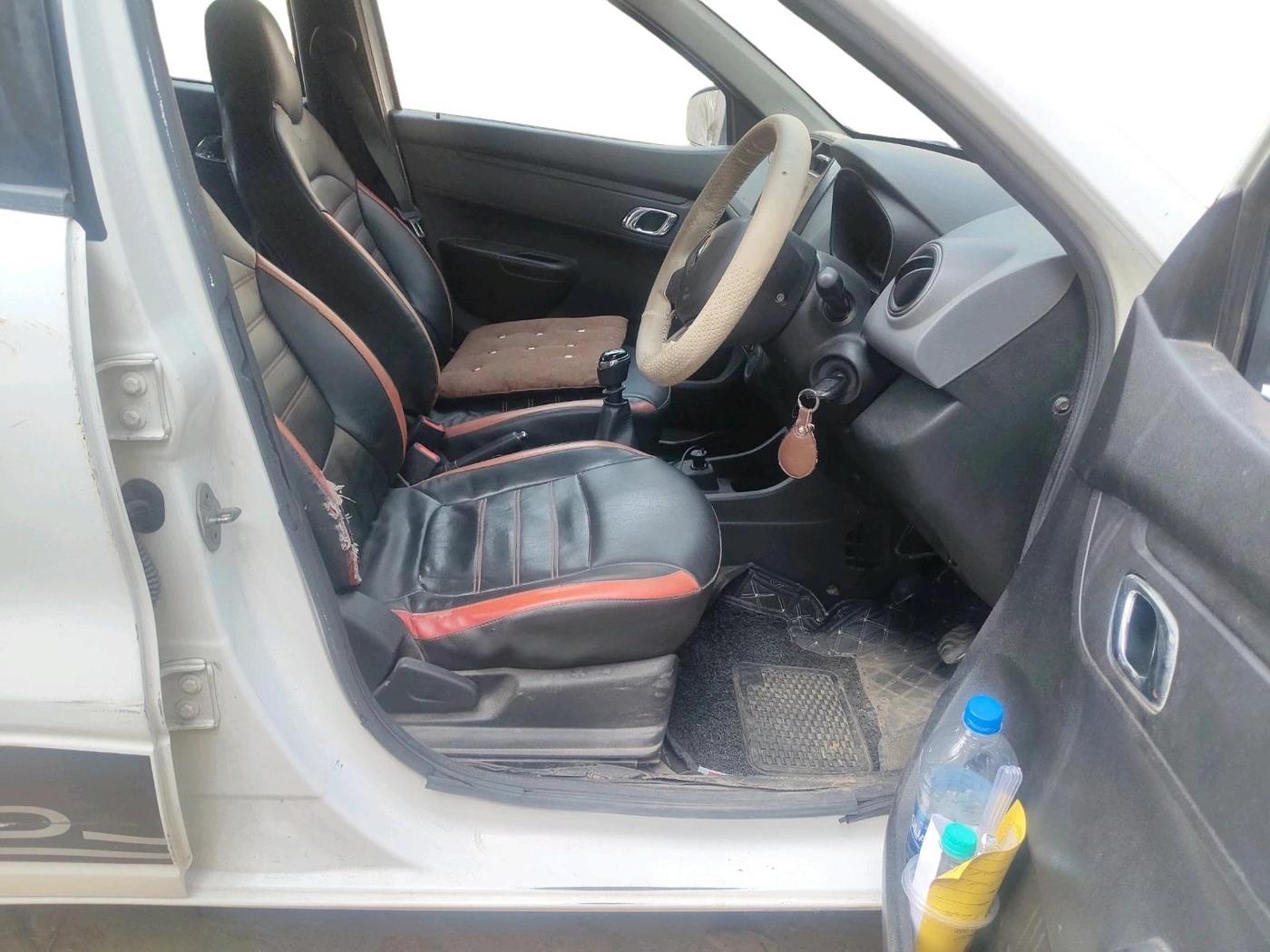 2018 Renault Kwid RXT 1.0, Petrol, Manual, 1,03,832 km, interior