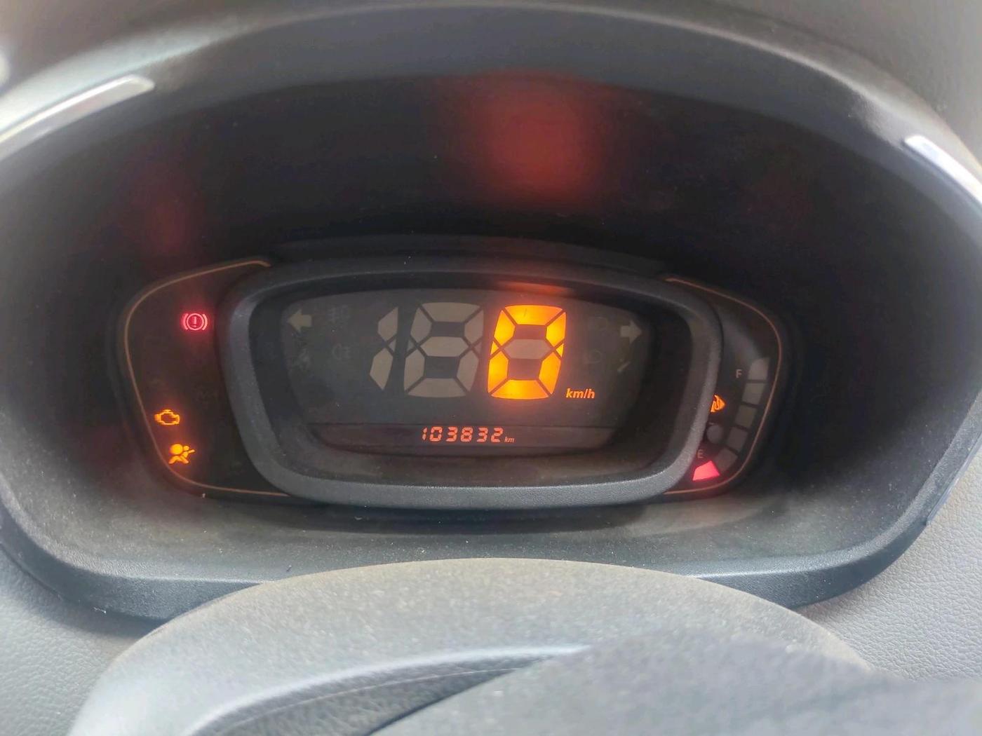 2018 Renault Kwid RXT 1.0, Petrol, Manual, 1,03,832 km, interior