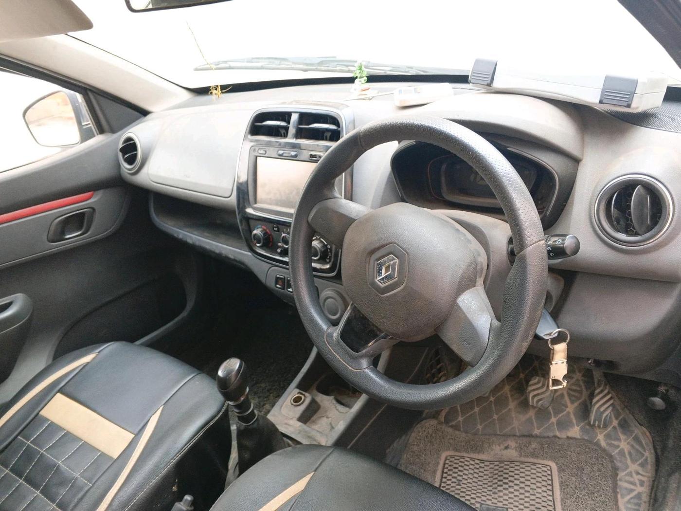 2016 Renault Kwid RXT 1.0, CNG, Manual, 1,30,386 km, interior