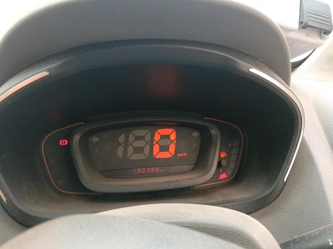 2016 Renault Kwid RXT 1.0, CNG, Manual, 1,30,386 km, interior