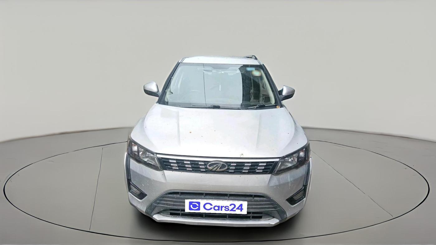 2020 Mahindra XUV300 W6 1.2 PETROL, Petrol, Manual, 30,414 km, exterior