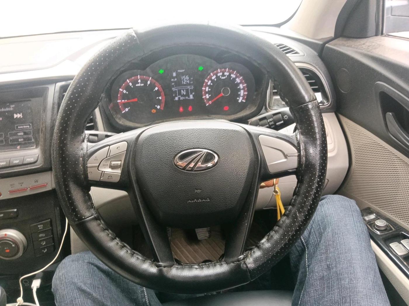 2020 Mahindra XUV300 W6 1.2 PETROL, Petrol, Manual, 30,414 km, interior