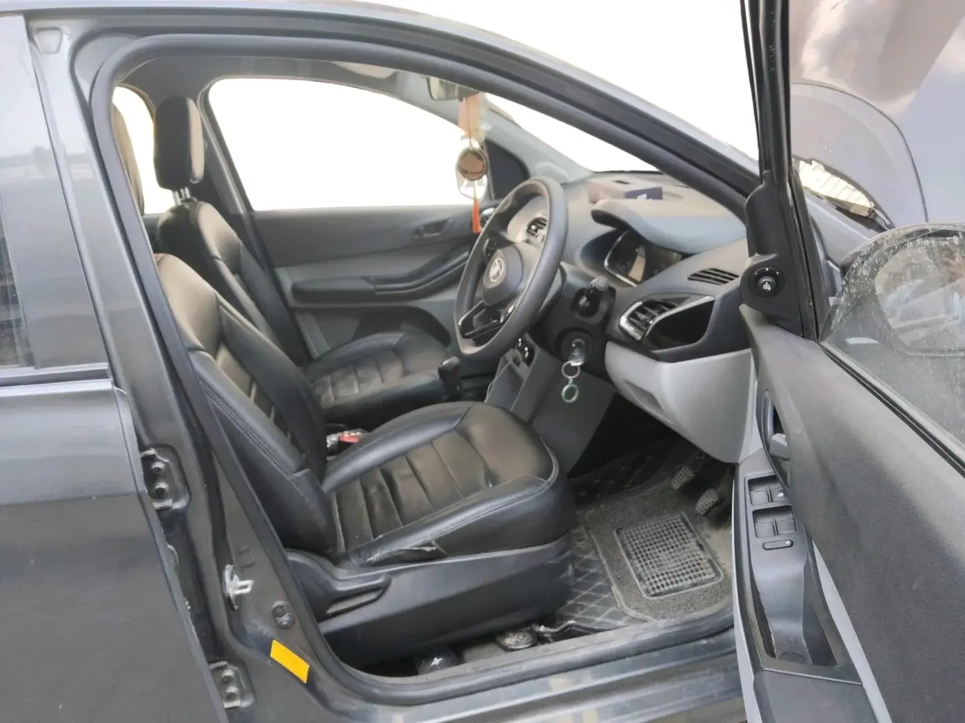 2022 Tata Tiago XT CNG, CNG, Manual, 53,257 km, interior