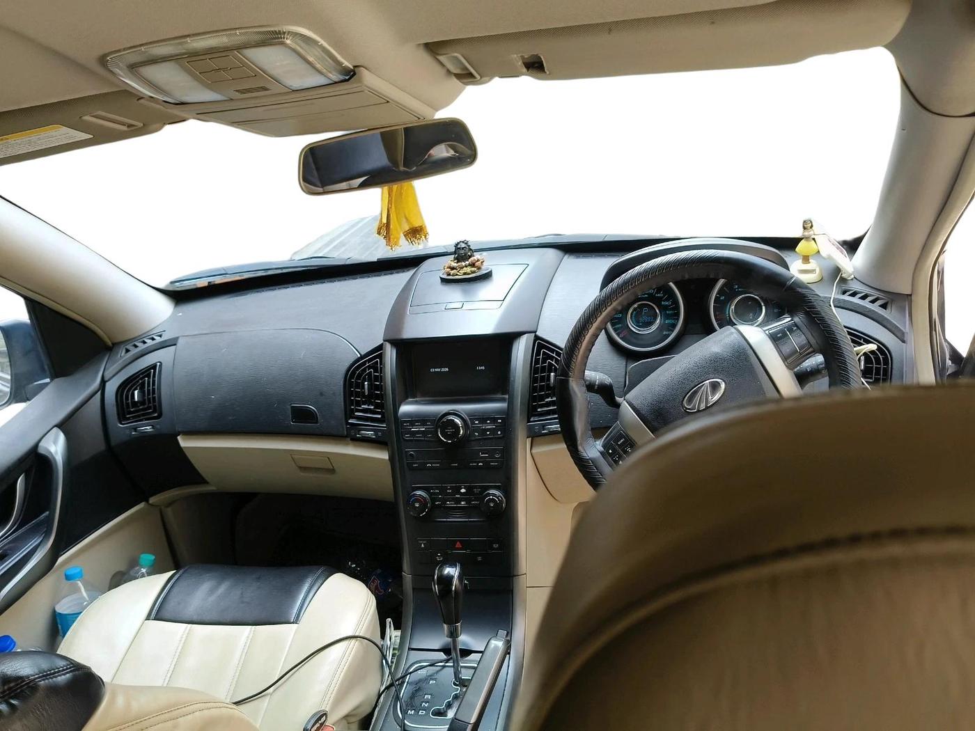 2018 Mahindra XUV500 W6 AT, Diesel, Automatic, 93,085 km, interior