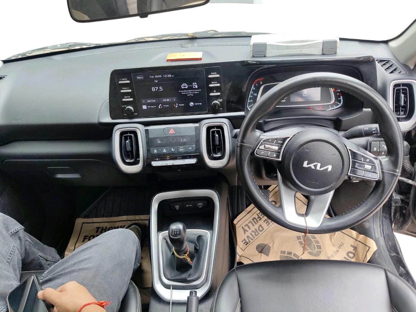 2025 KIA SONET HTK (O) 1.2 Petrol MT, Petrol, Manual, 17,841 km, interior