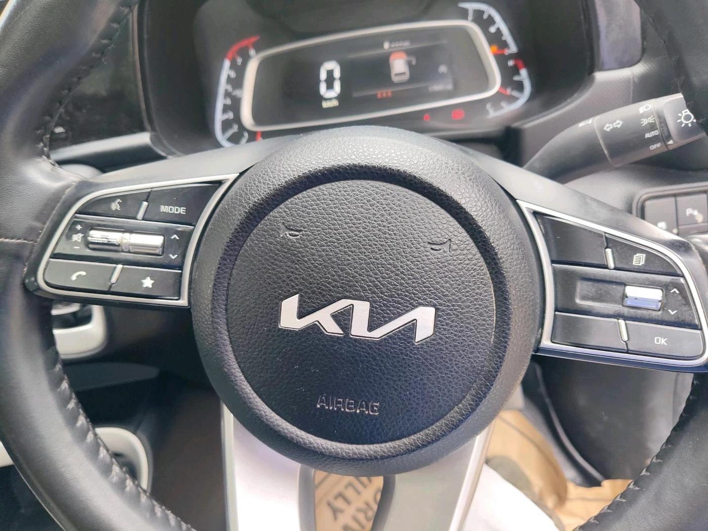 2025 KIA SONET HTK (O) 1.2 Petrol MT, Petrol, Manual, 17,841 km, interior
