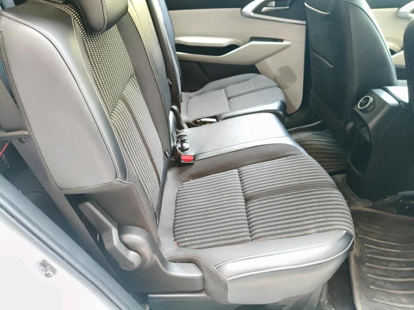 2022 KIA CARENS PRESTIGE PLUS 1.4 PETROL 7 STR, Petrol, Manual, 48,748 km, interior