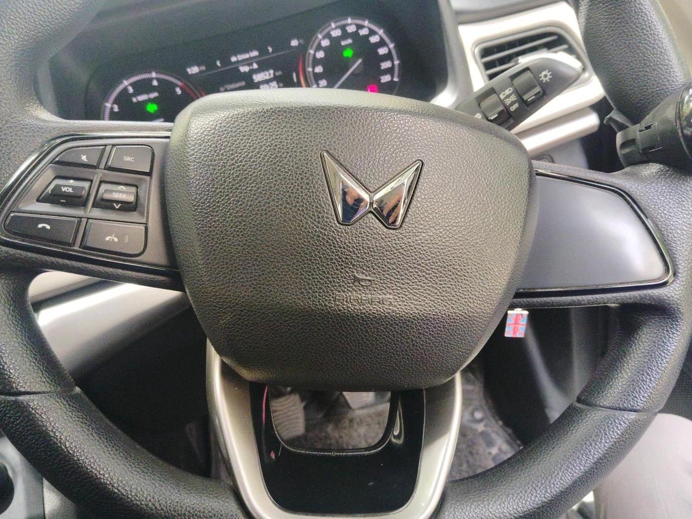 2022 Mahindra XUV700 MX D MT 5 STR, Diesel, Manual, 66,105 km, interior