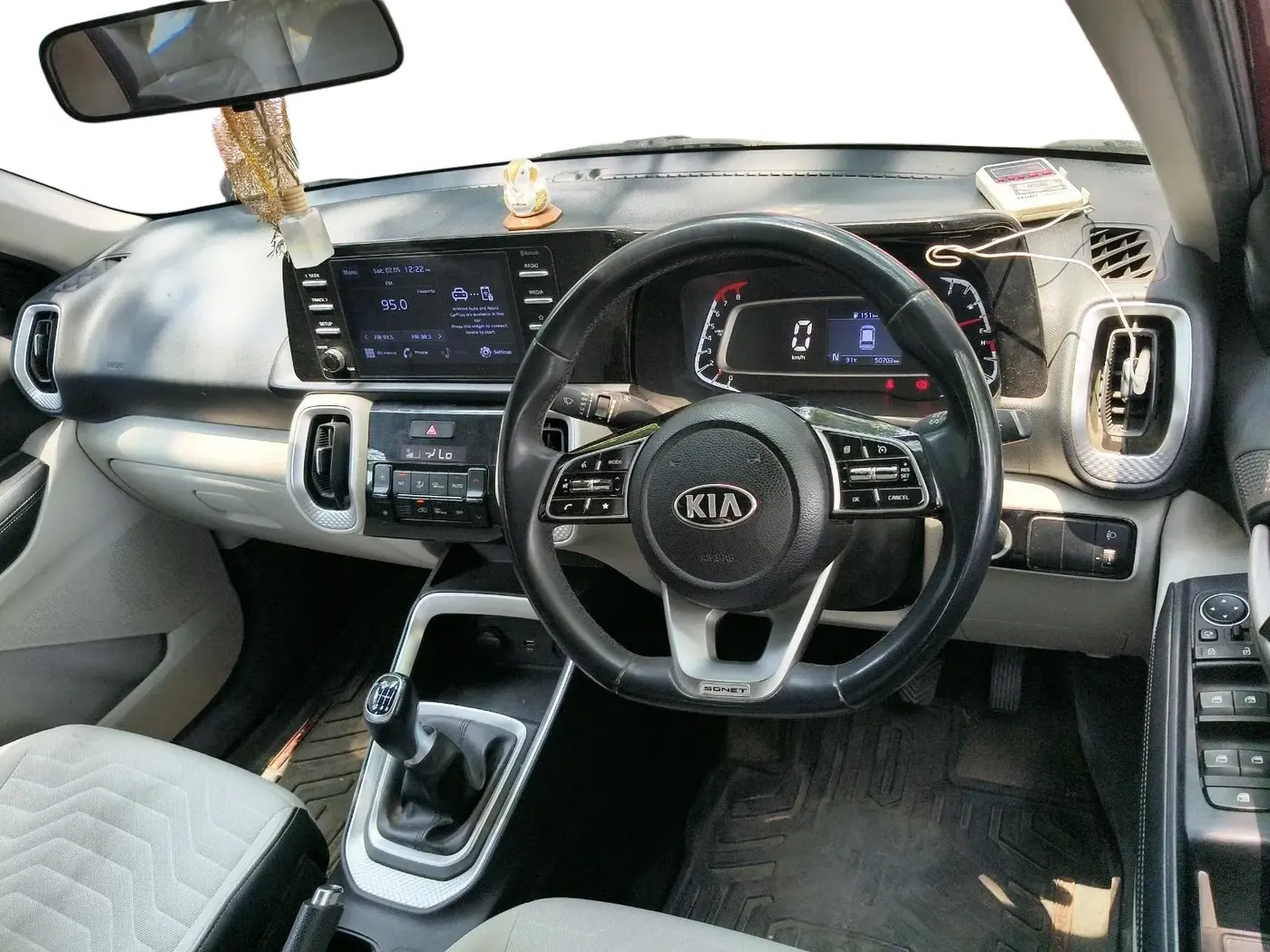 2020 KIA SONET HTX 1.0 IMT, Petrol, Manual, 50,703 km, interior