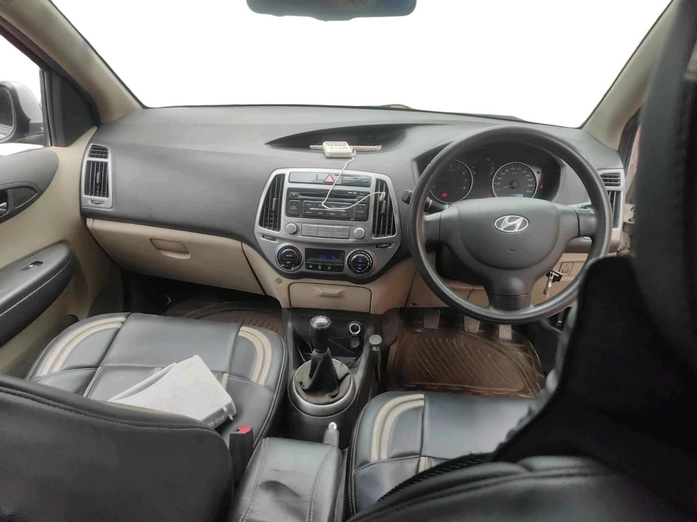 2013 Hyundai i20 MAGNA (O) 1.2, Petrol, Manual, 53,485 km, interior