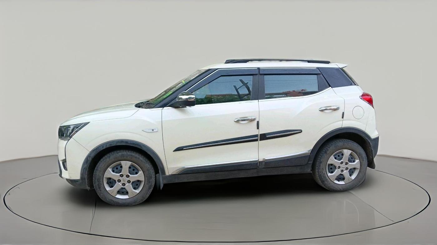 2020 Mahindra XUV300 W6 1.2 PETROL, Petrol, Manual, 25,246 km, exterior
