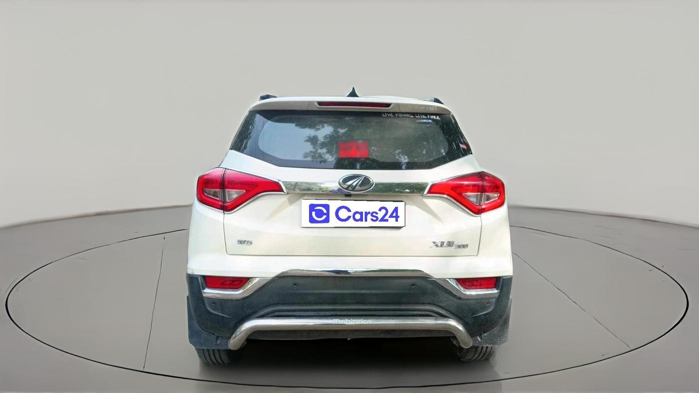 2020 Mahindra XUV300 W6 1.2 PETROL, Petrol, Manual, 25,246 km, exterior