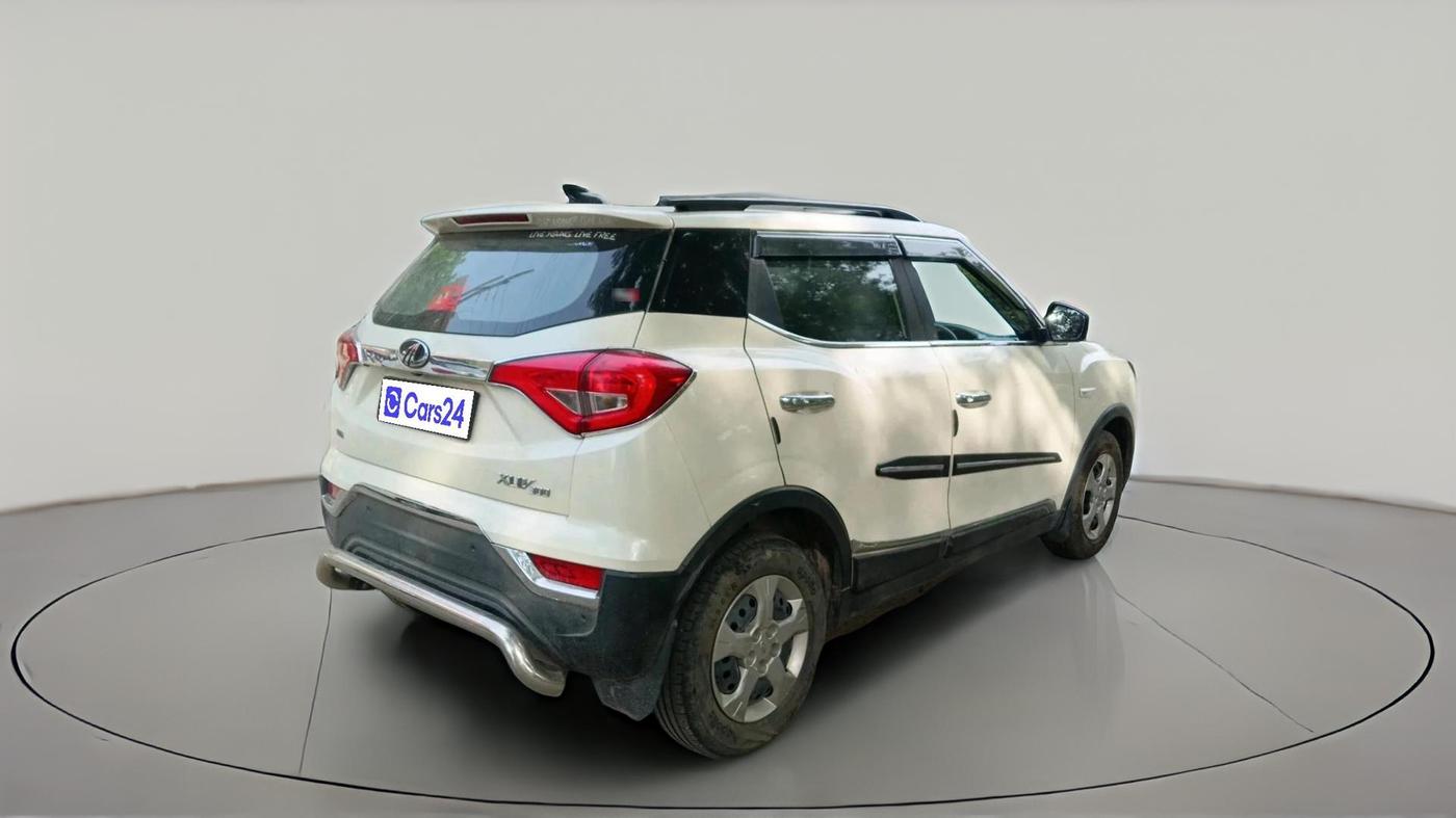 2020 Mahindra XUV300 W6 1.2 PETROL, Petrol, Manual, 25,246 km, exterior