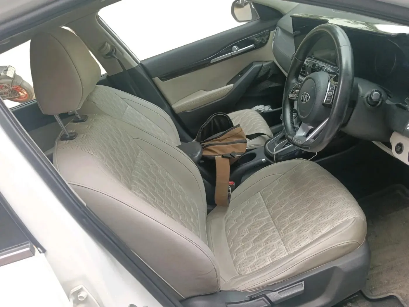 2021 KIA SELTOS HTX IVT 1.5 PETROL, Petrol, Automatic, 50,451 km, interior