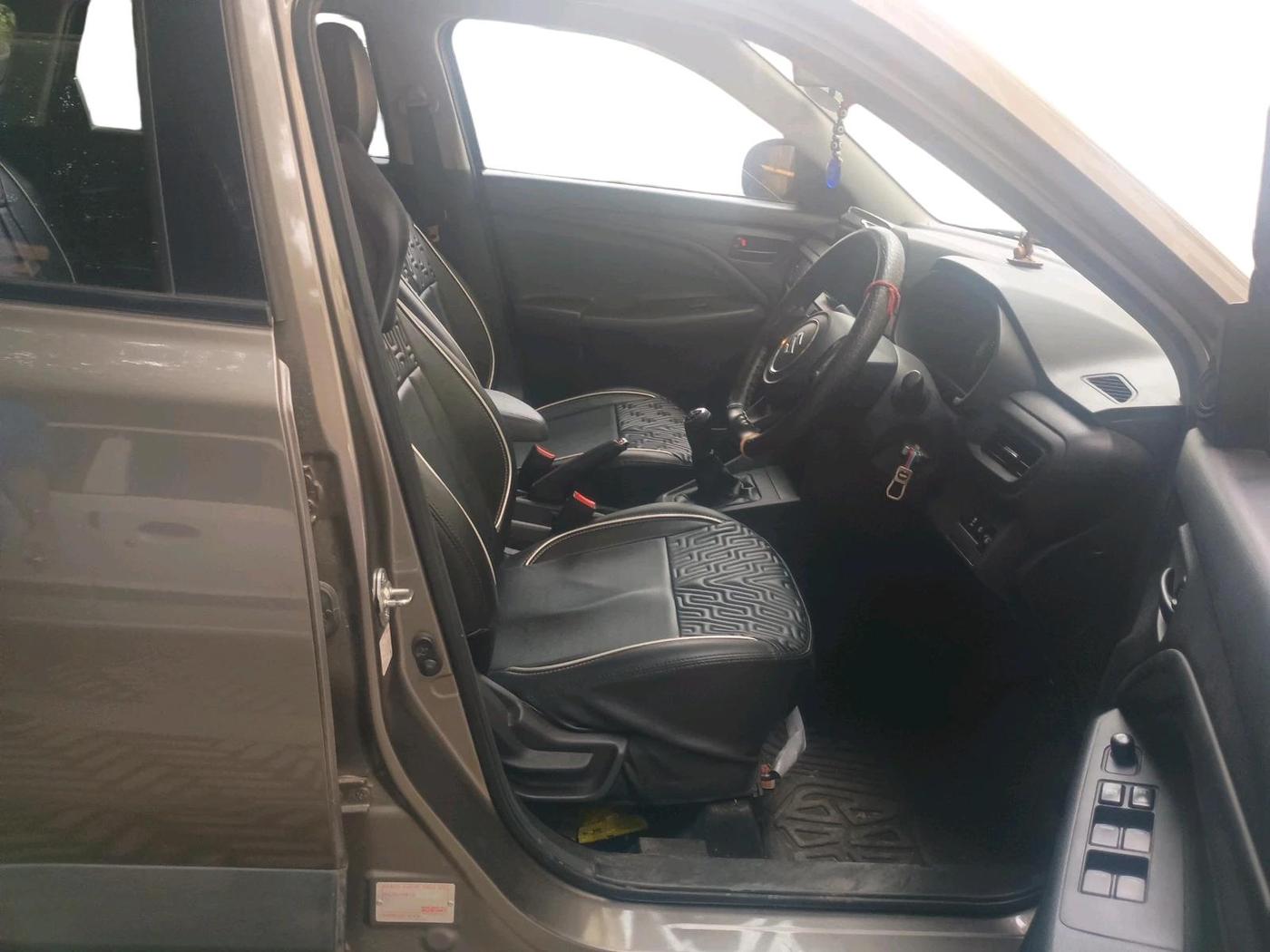 2024 Maruti BREZZA LXI, Petrol, Manual, 17,629 km, interior